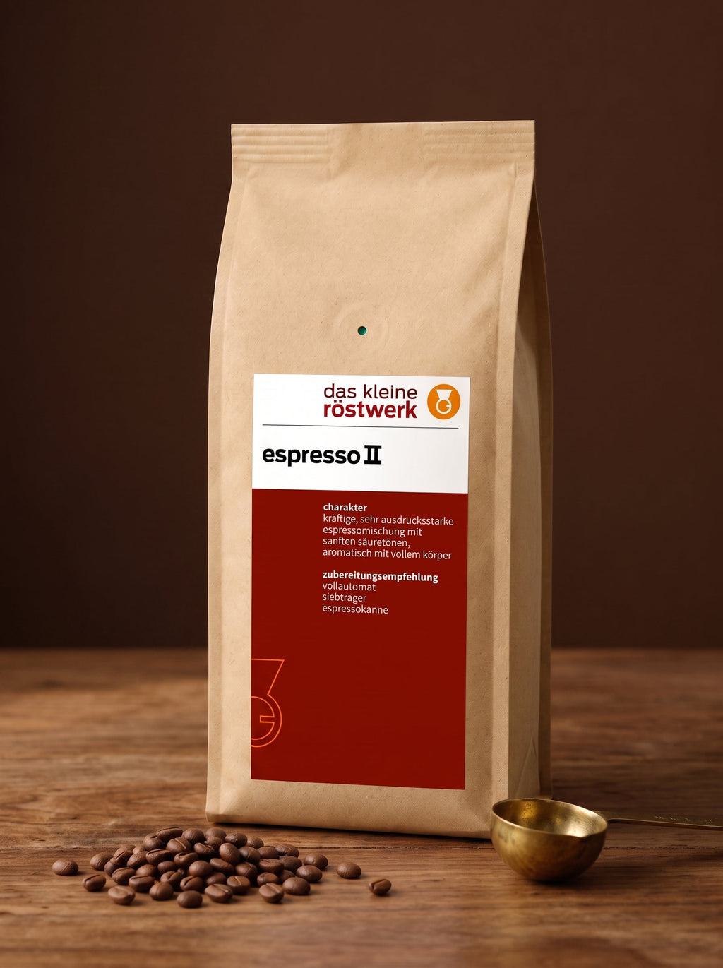 espresso ll – auf Holztisch mit Bohnen